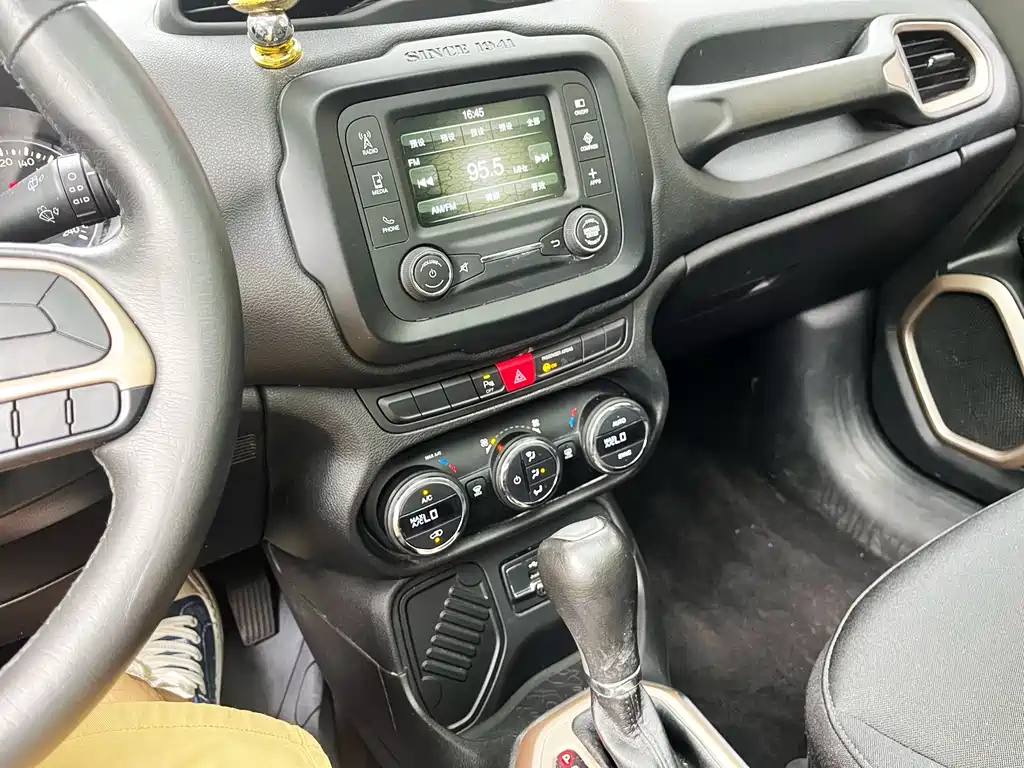 Jeep Renegade — фотографии объявления, Фото 12