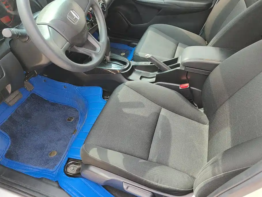 Honda Fit — миниатюра 9