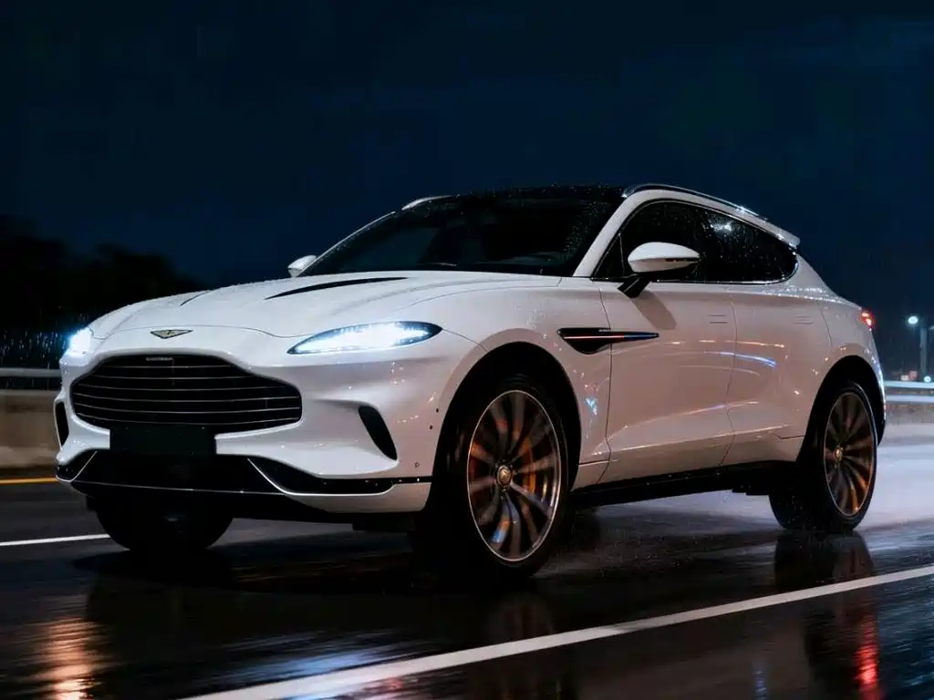 Aston Martin DBX — миниатюра 10