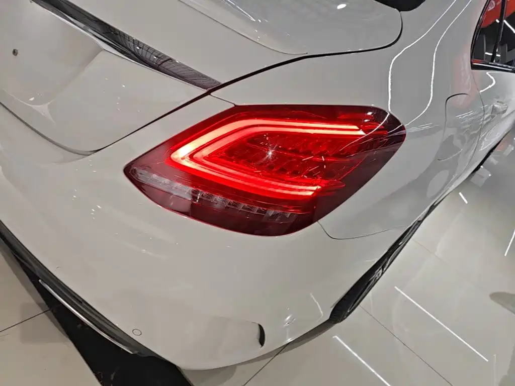 Mercedes-Benz C-Class — миниатюра 8