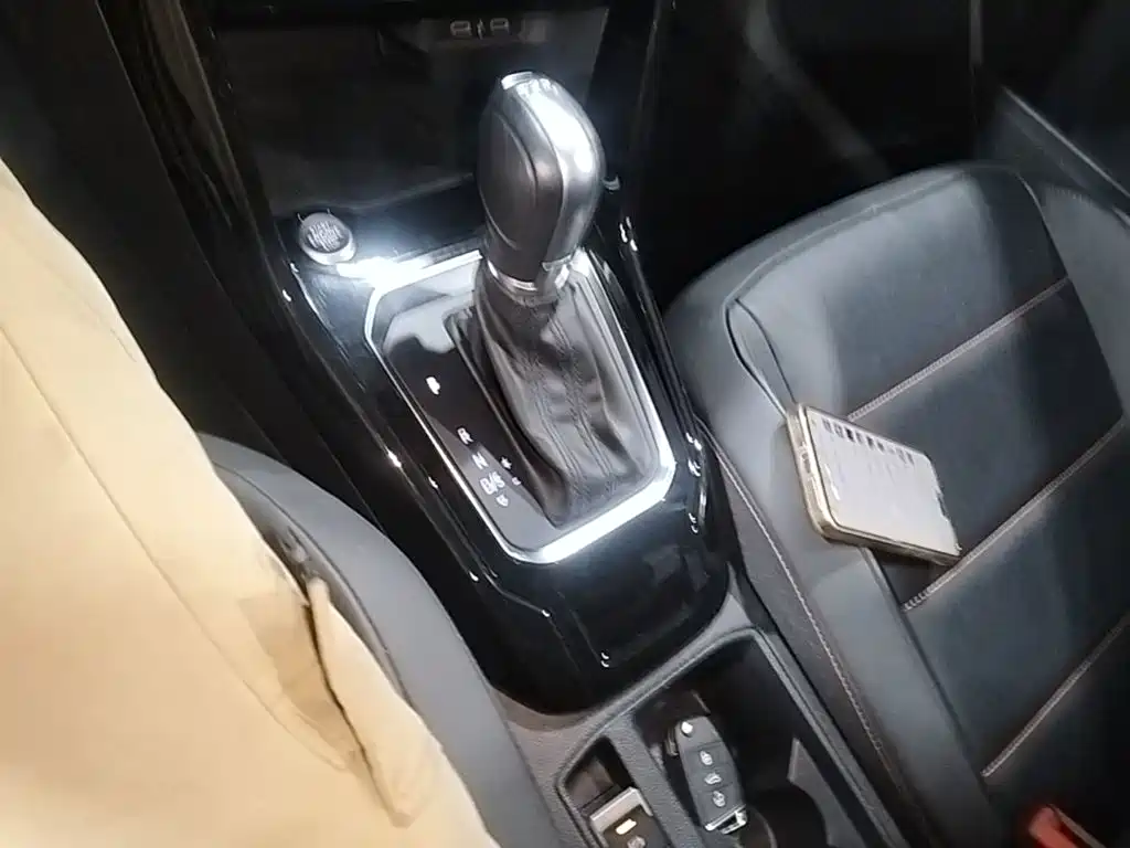 Volkswagen T-Roc — миниатюра 14