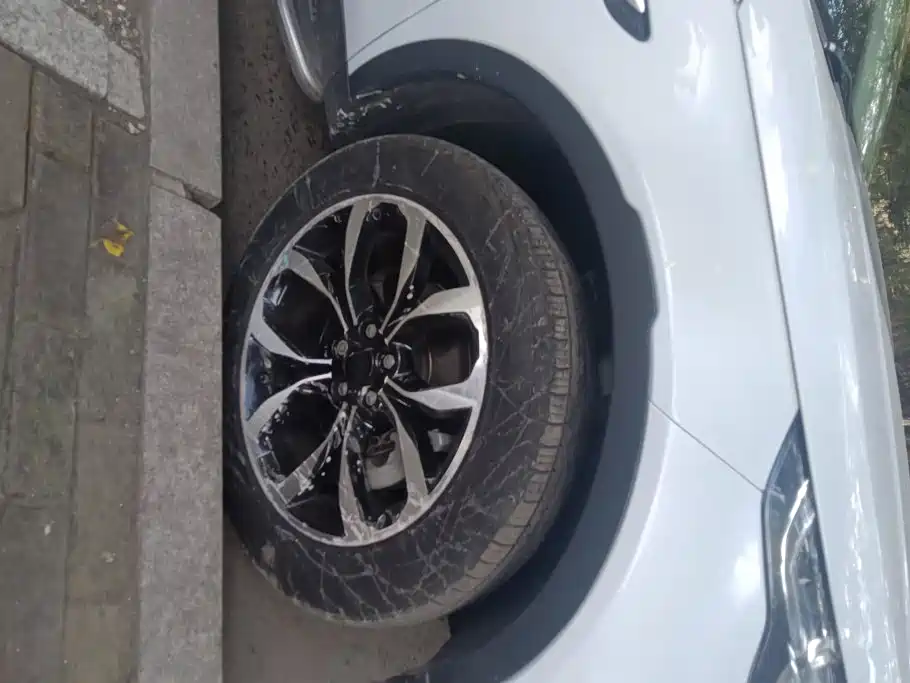 Land Rover Discovery Sport — миниатюра 6
