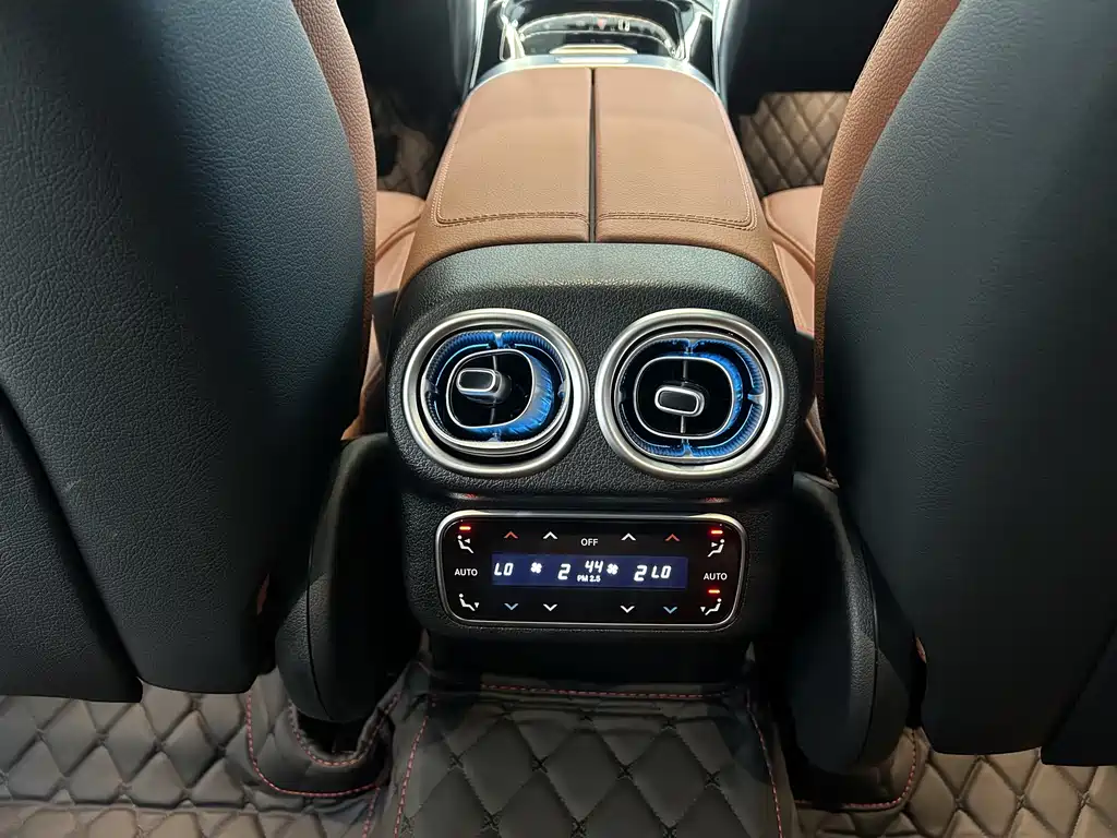 Mercedes-Benz GLC — миниатюра 17