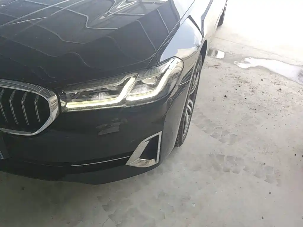 BMW 5 Series — миниатюра 24