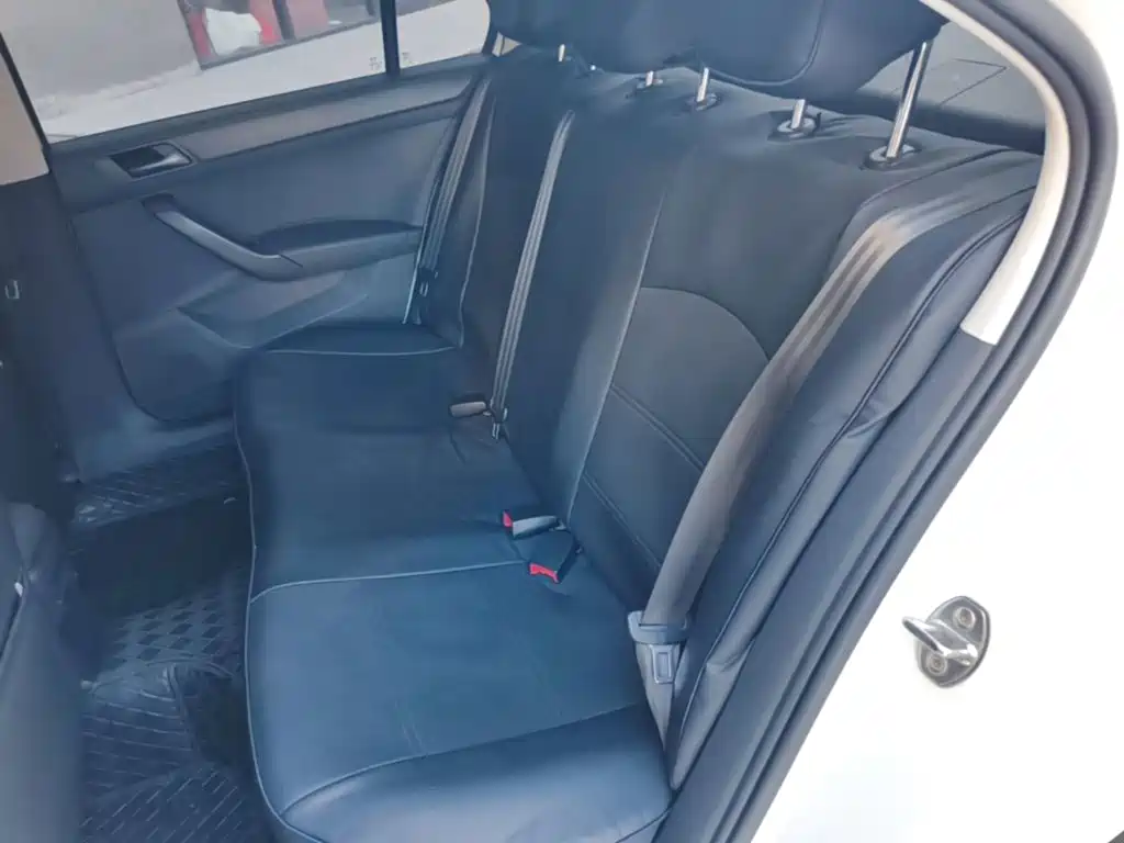 Volkswagen Santana — миниатюра 17