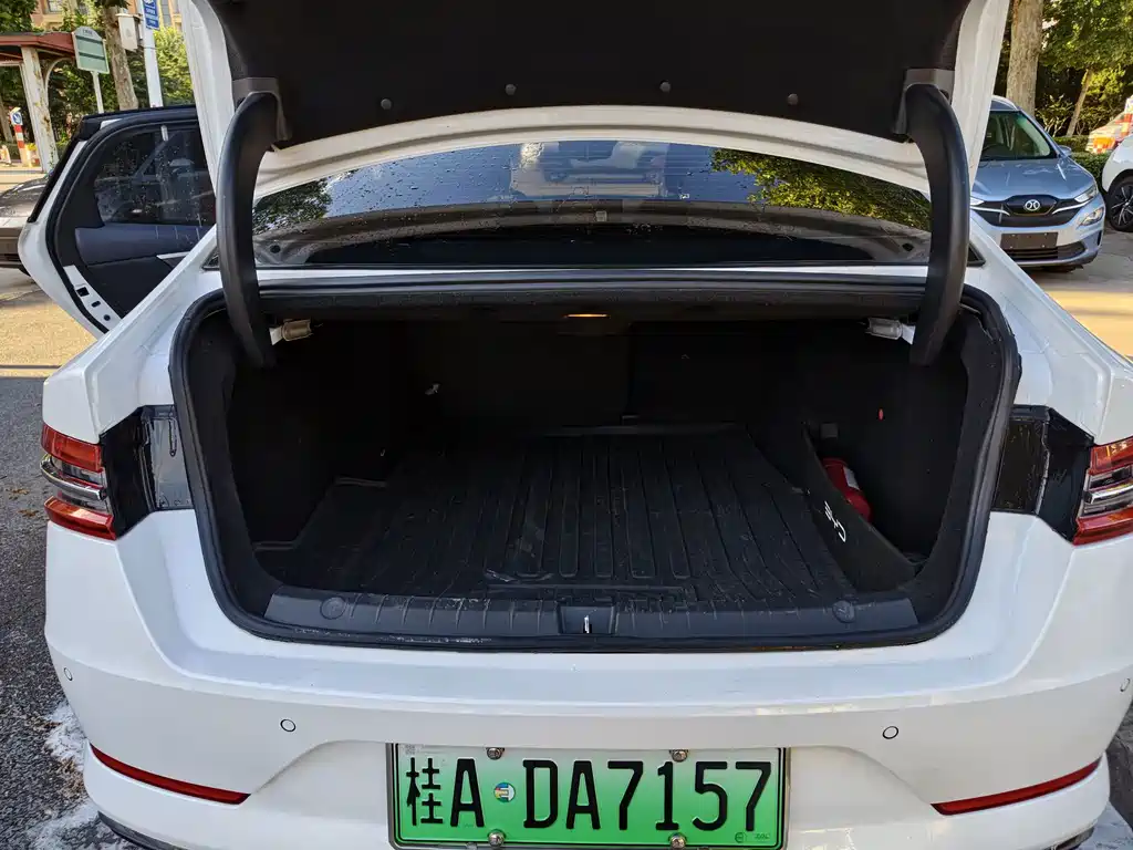 BYD Qin Pro NEV — миниатюра 12