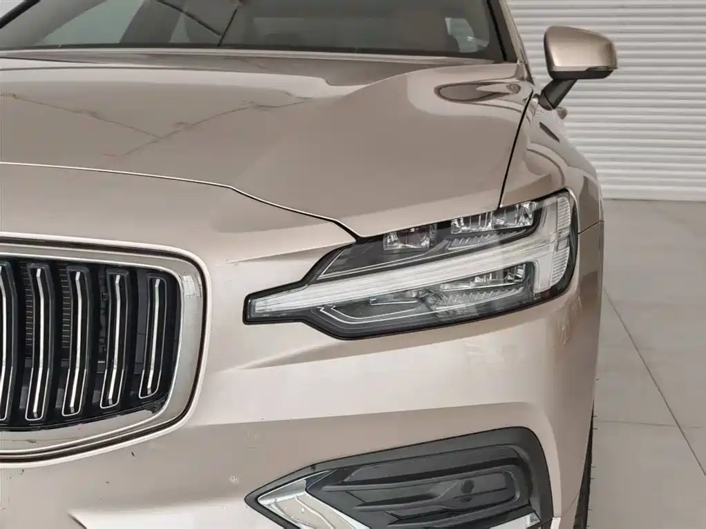 Volvo S60 2024 B4 Luxury