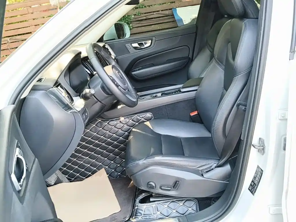 Volvo XC60 — миниатюра 15