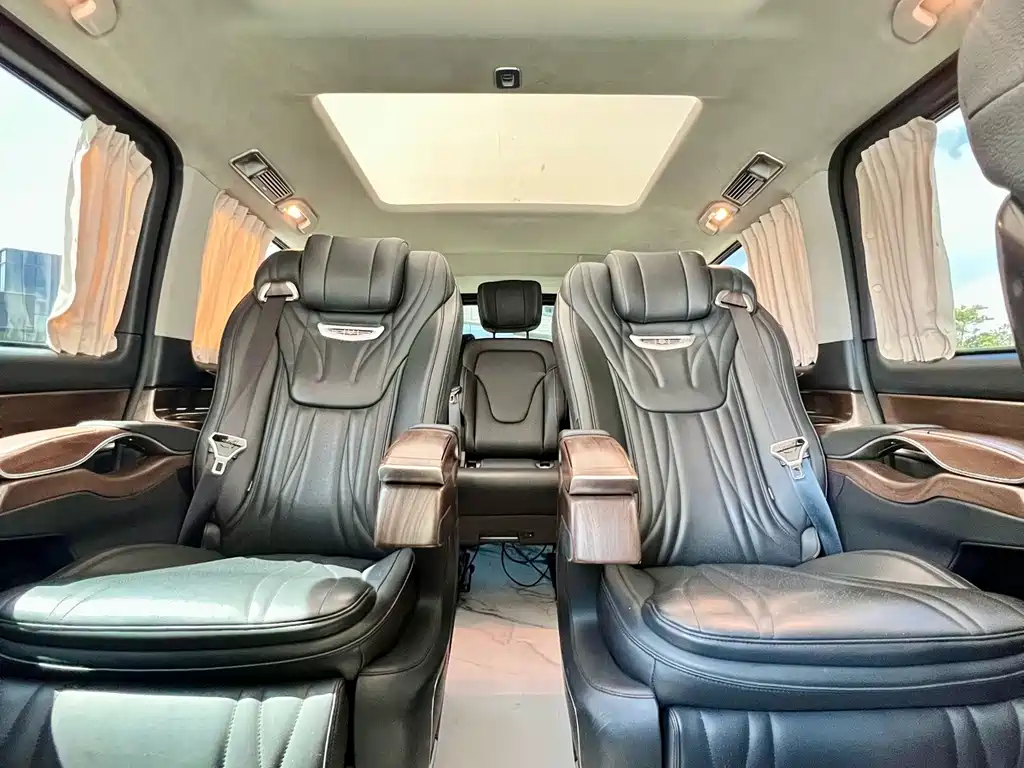 Mercedes-Benz V-Class — миниатюра 13