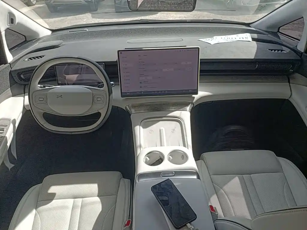 XPeng X9 — миниатюра 10