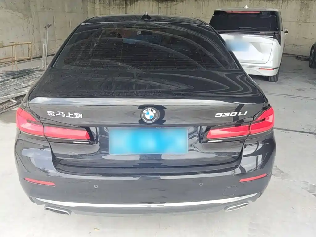 BMW 5 Series — миниатюра 6