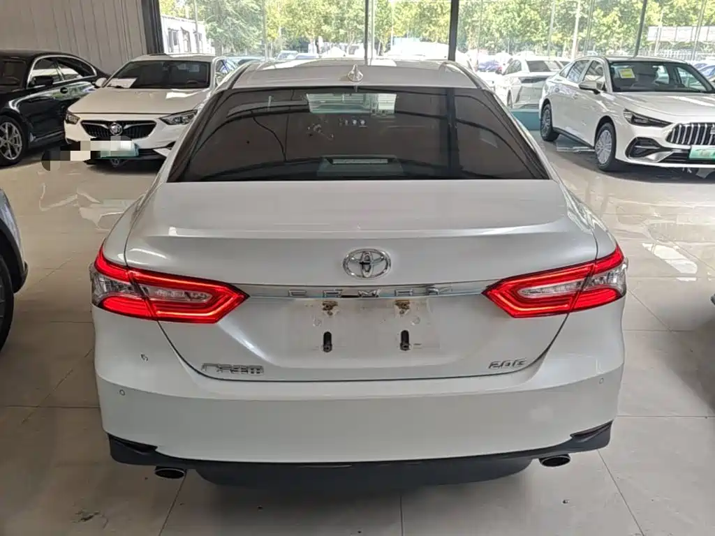 Toyota Camry — миниатюра 6