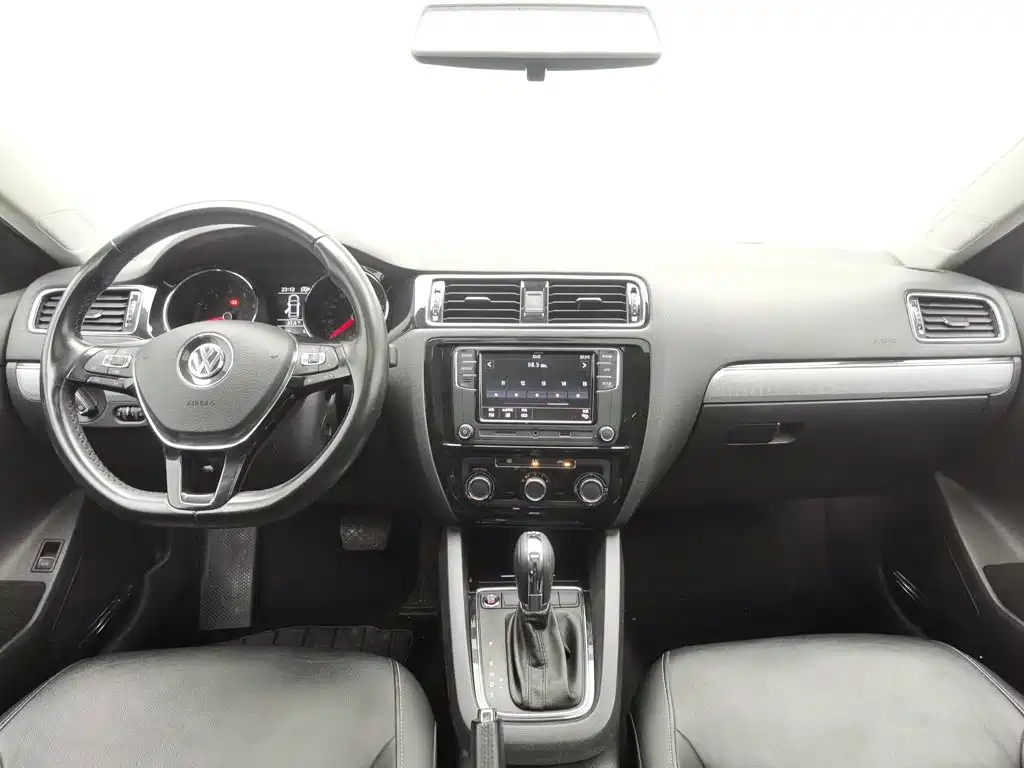 Volkswagen Sagitar — миниатюра 5
