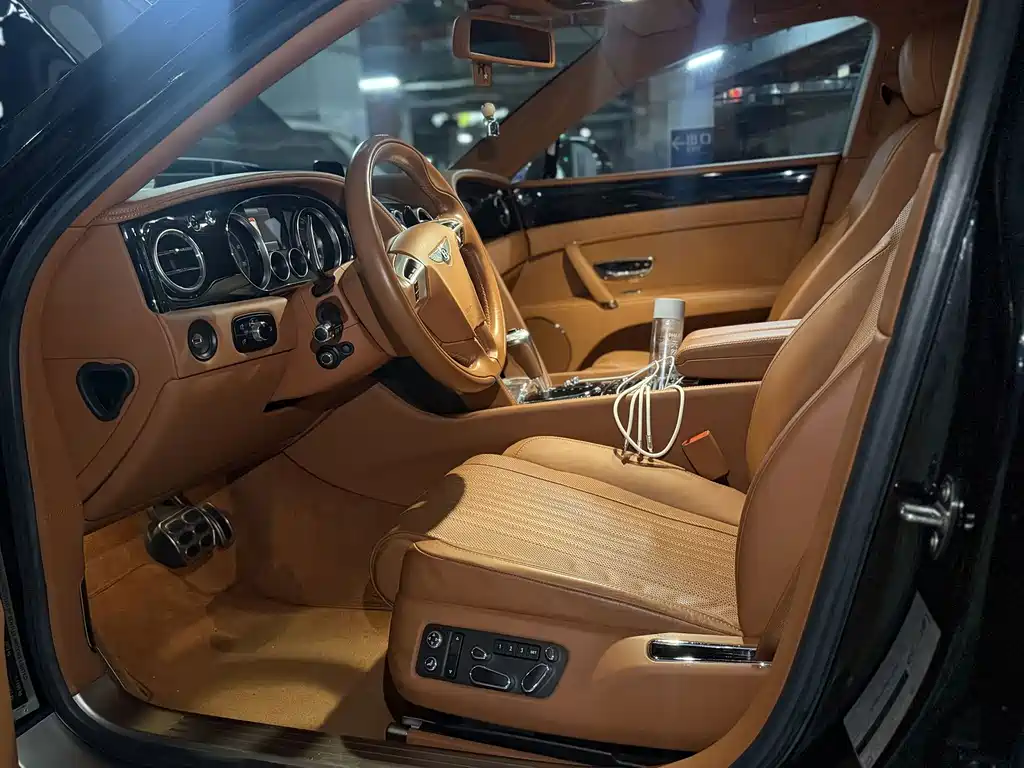 Bentley Flying Spur — миниатюра 7