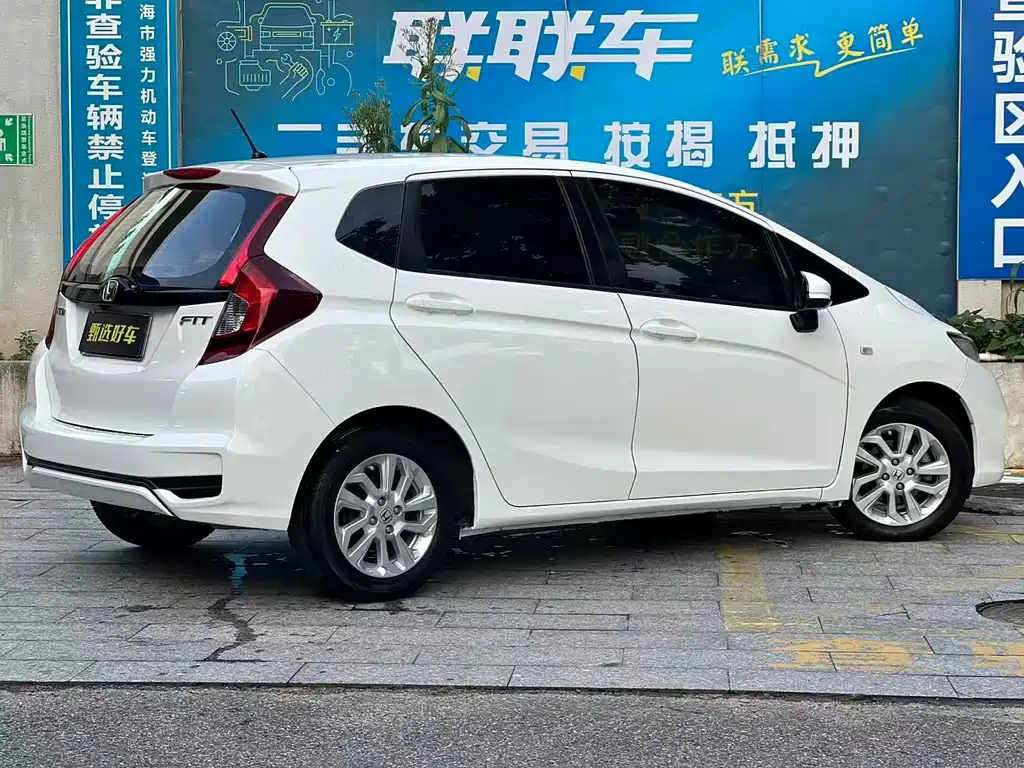 Honda Fit — миниатюра 8