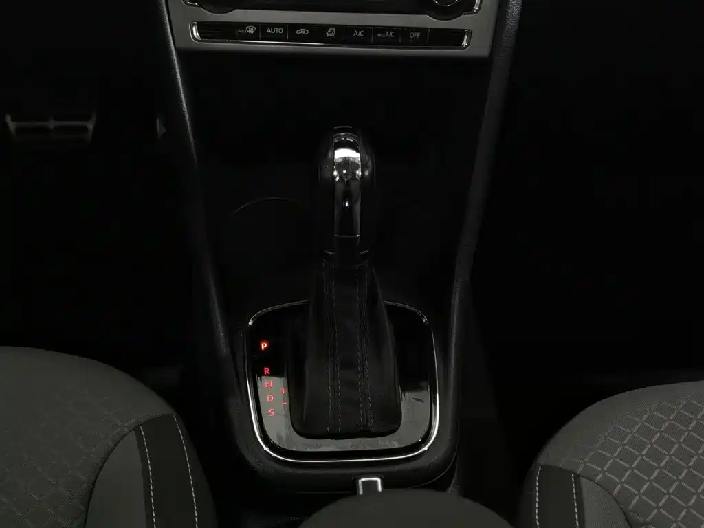 Volkswagen Polo — миниатюра 13