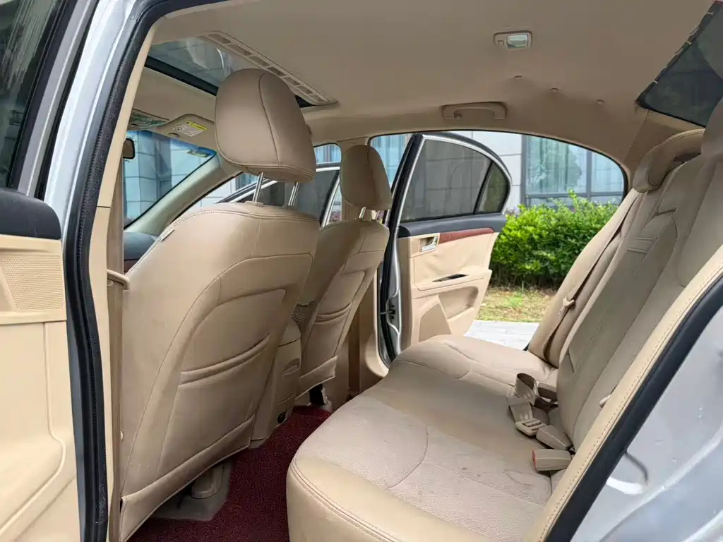 Roewe 350 — миниатюра 8