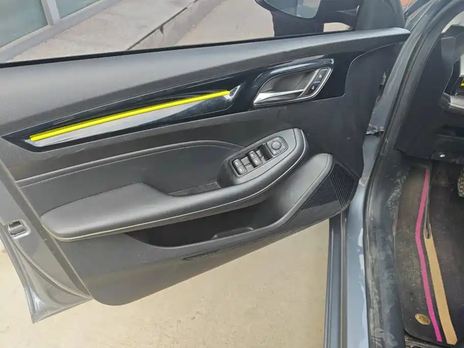 Roewe i5 — миниатюра 7