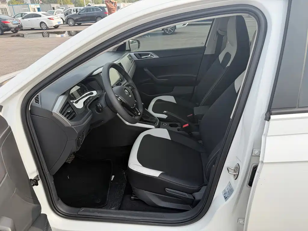 Volkswagen Polo — миниатюра 11