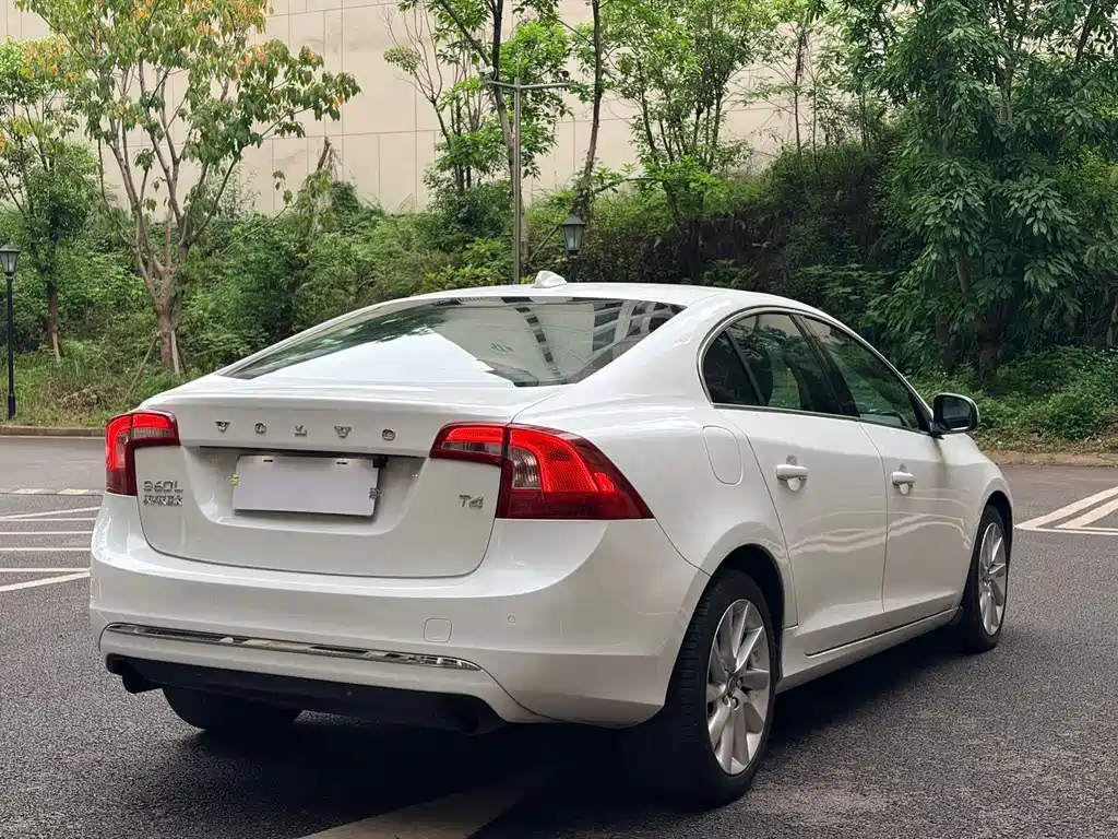 Volvo S60 — миниатюра 9