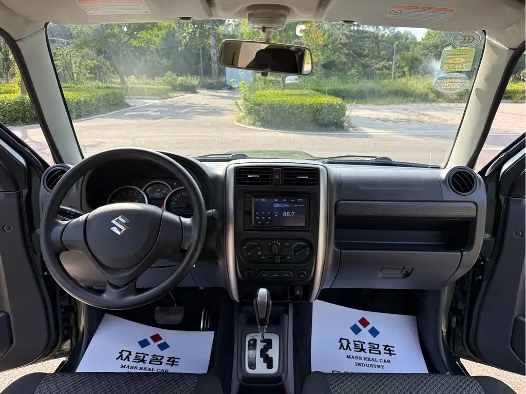 Suzuki Jimny — миниатюра 8