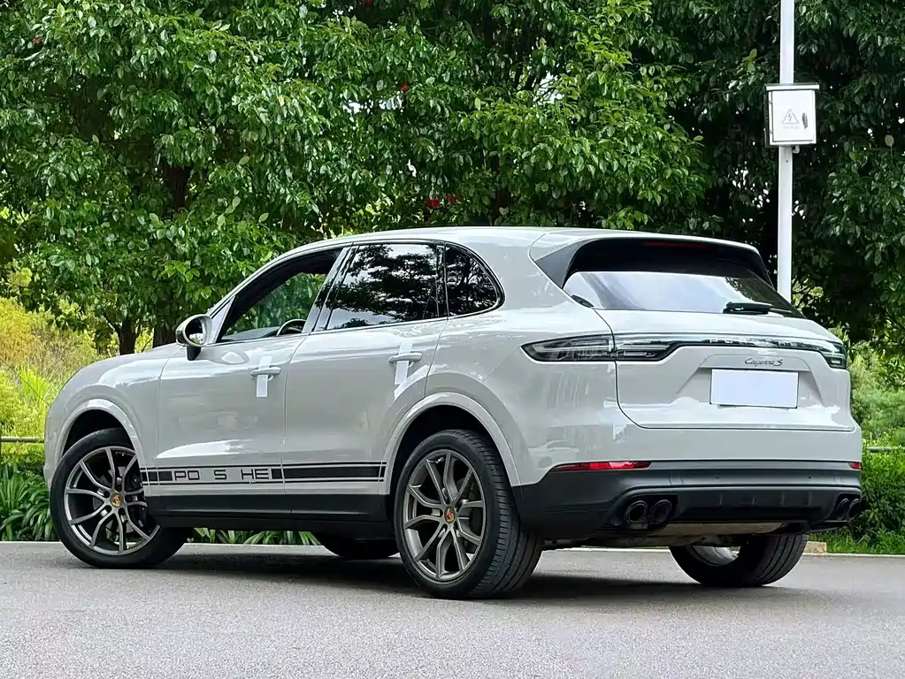 Porsche Cayenne — миниатюра 4