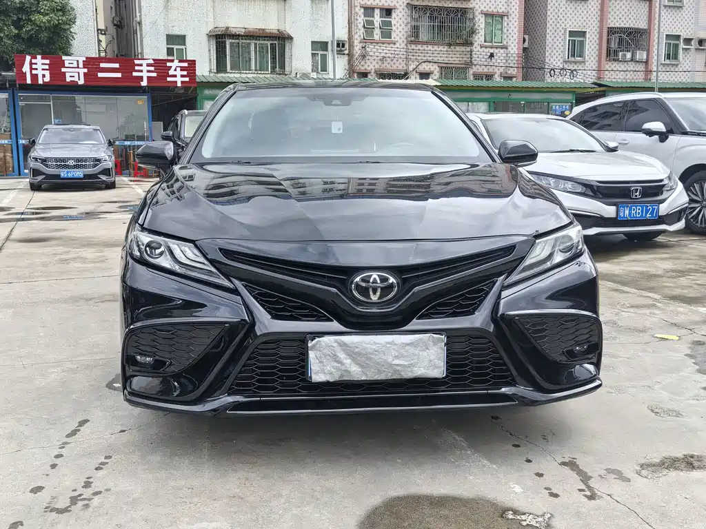 Купить Toyota Camry