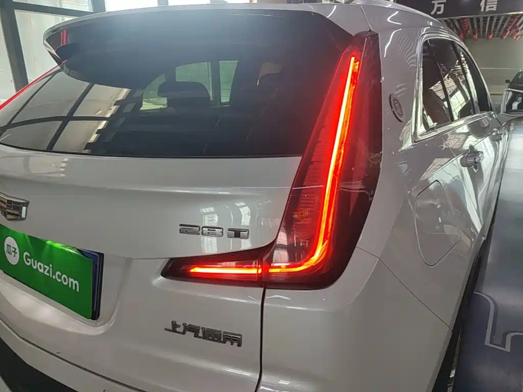 Cadillac XT4 — миниатюра 8