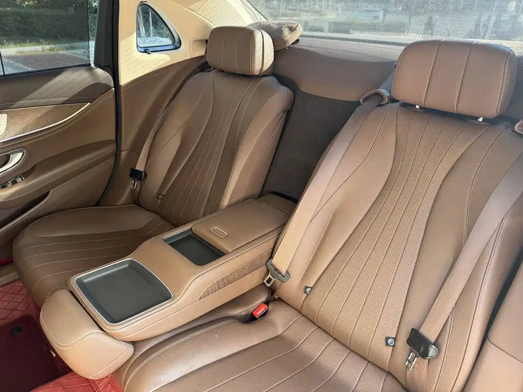 Mercedes-Benz E-Class — миниатюра 24