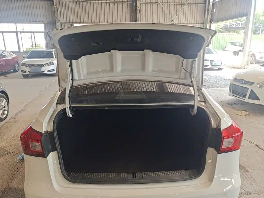 Roewe 360 — миниатюра 19