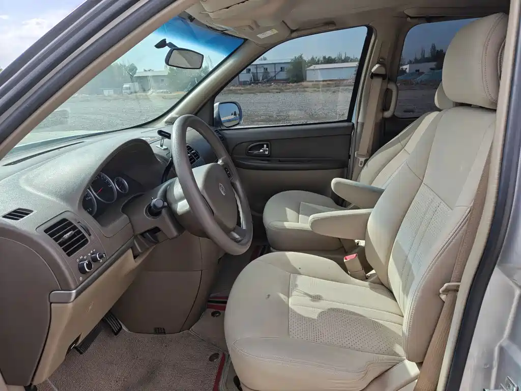 Buick GL8 — миниатюра 7