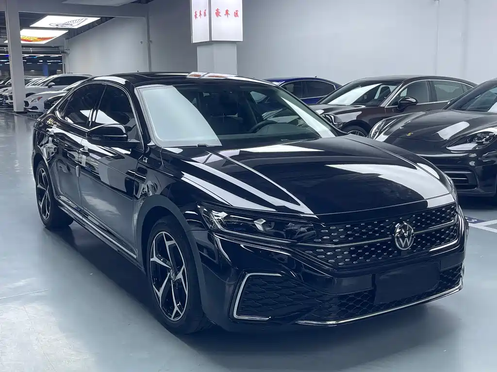 Volkswagen Passat 2024 330TSI Elite