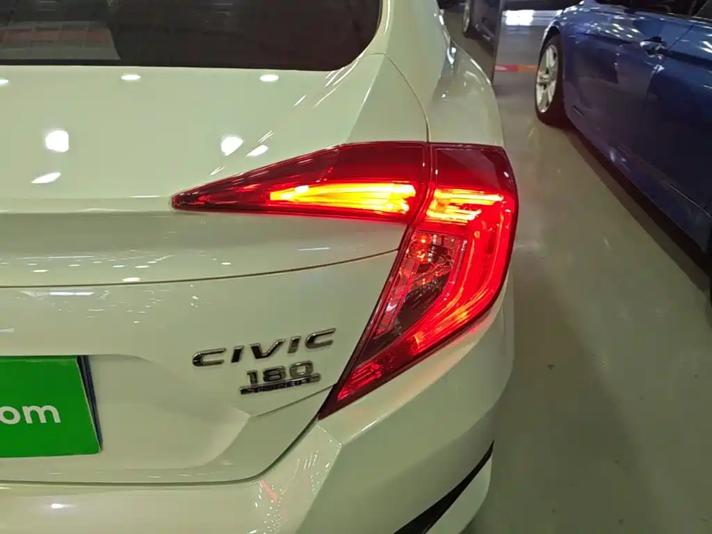 Honda Civic — миниатюра 8