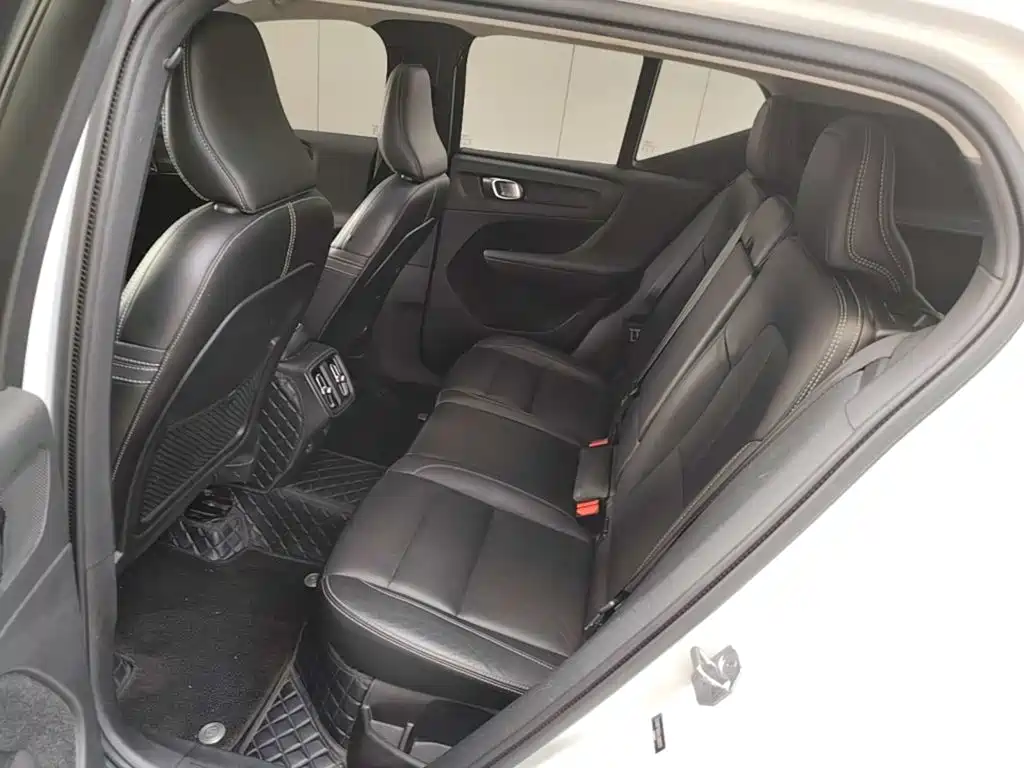 Volvo XC40 — миниатюра 17