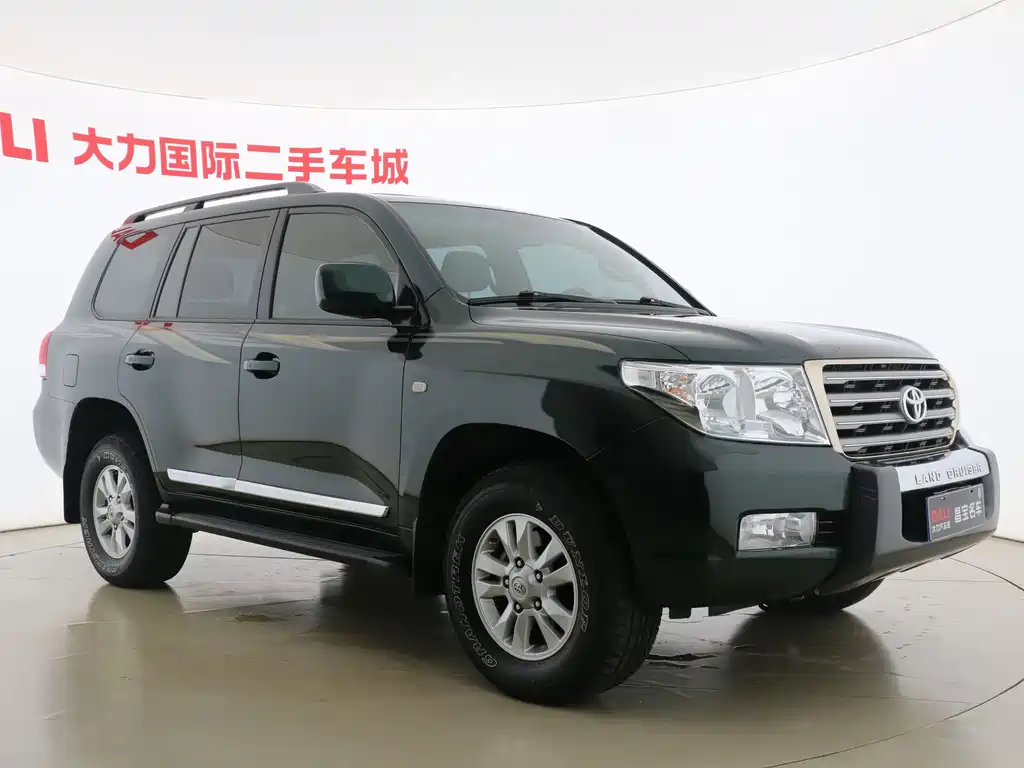 Toyota Land Cruiser 2010 4.0L AT VX
