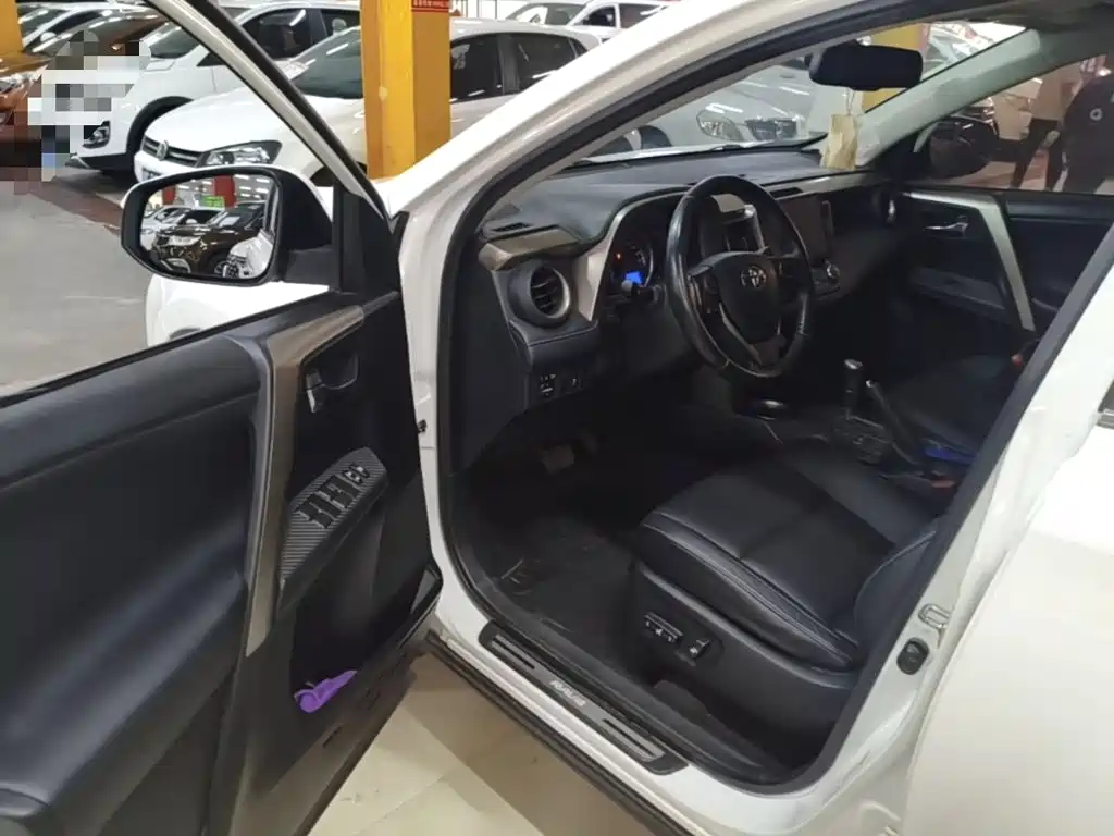 Toyota RAV4 — миниатюра 16