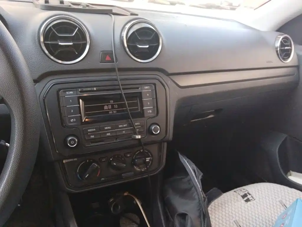 Volkswagen Jetta — миниатюра 10