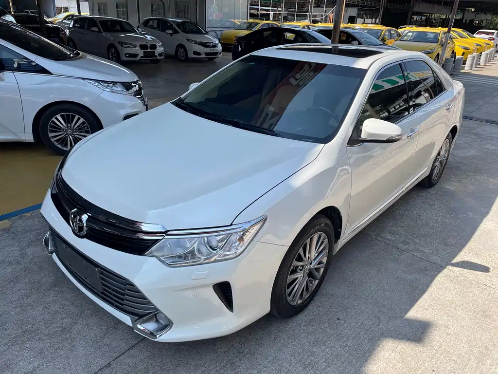 TOYOTA CAMRY