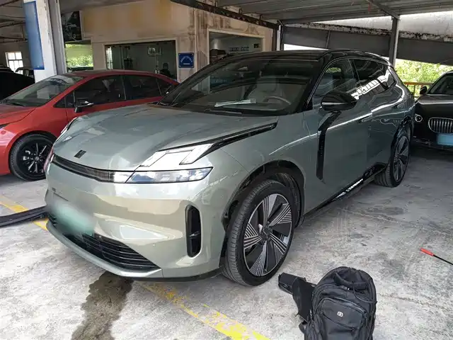 LYNK  & CO. 08 EM P 2024