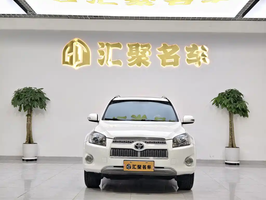 Toyota RAV4 — миниатюра 3