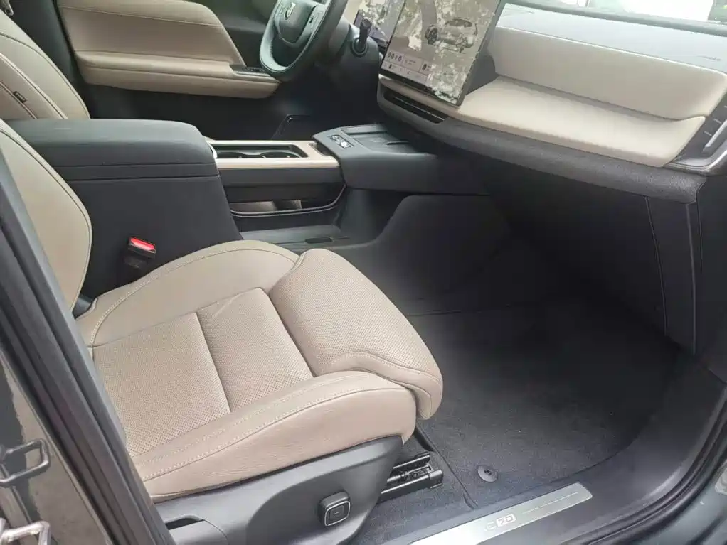 Volvo XC70 PHEV — миниатюра 9