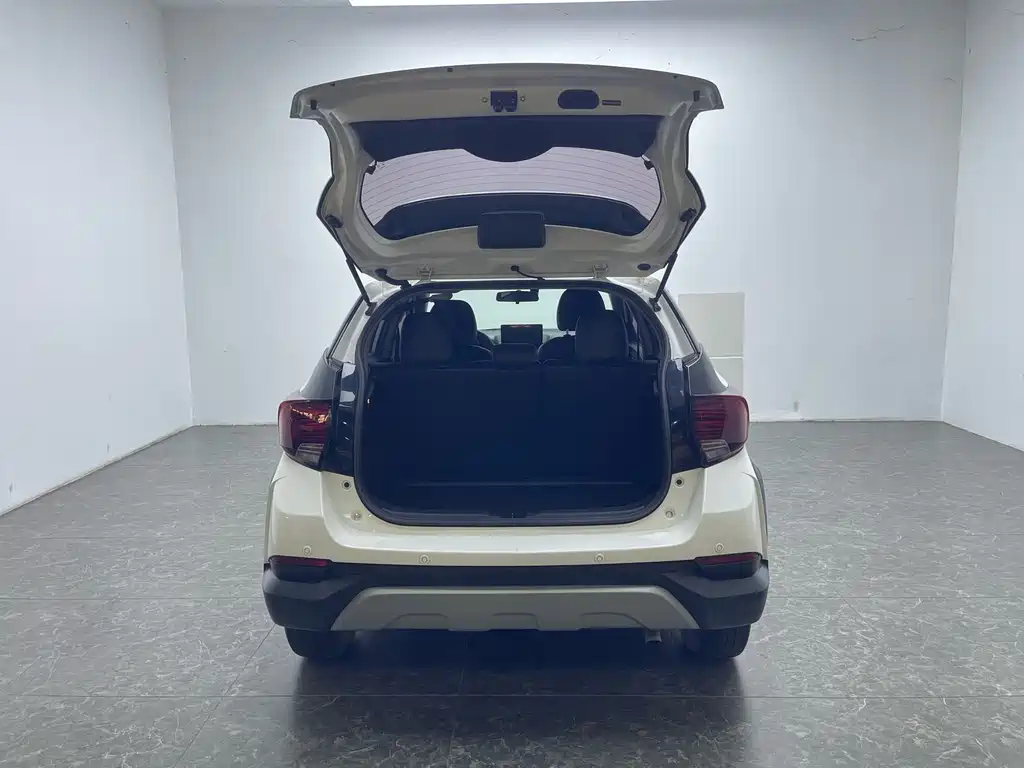 Toyota Yaris L — миниатюра 5