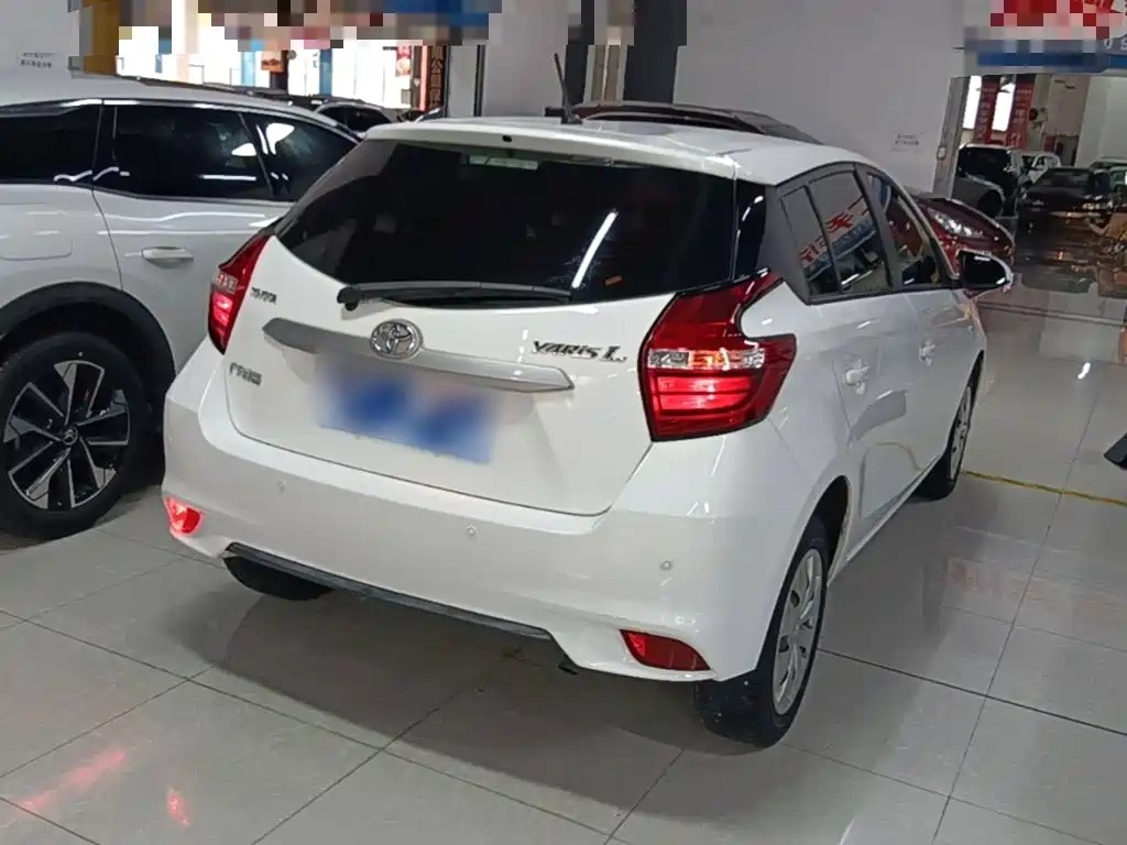 Toyota Yaris L — миниатюра 7