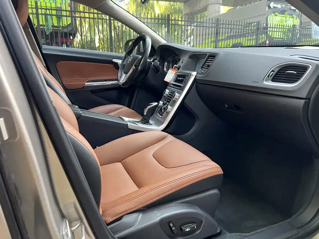 Volvo S60 — миниатюра 6
