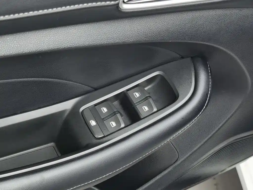 Roewe i5 — миниатюра 9