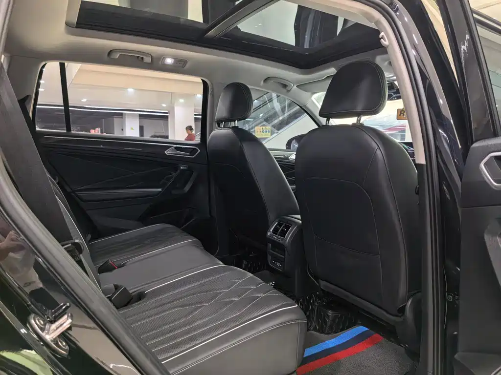 Volkswagen Tiguan L — миниатюра 8
