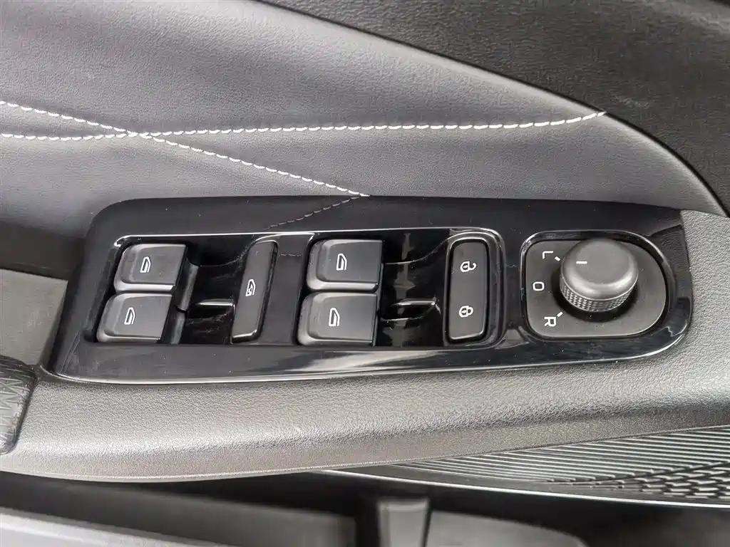 Geely Emgrand 2022 4 1.5L CVT Luxury
