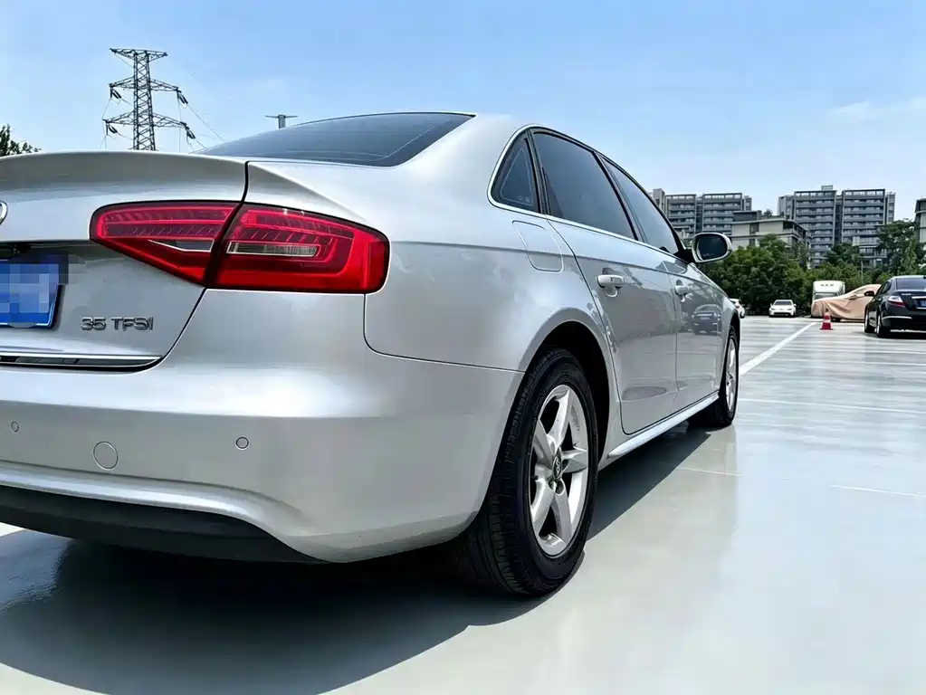 Audi A4L 2013 35 TFSI AT Comfort