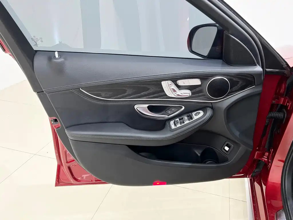 Mercedes-Benz C-Class — миниатюра 21
