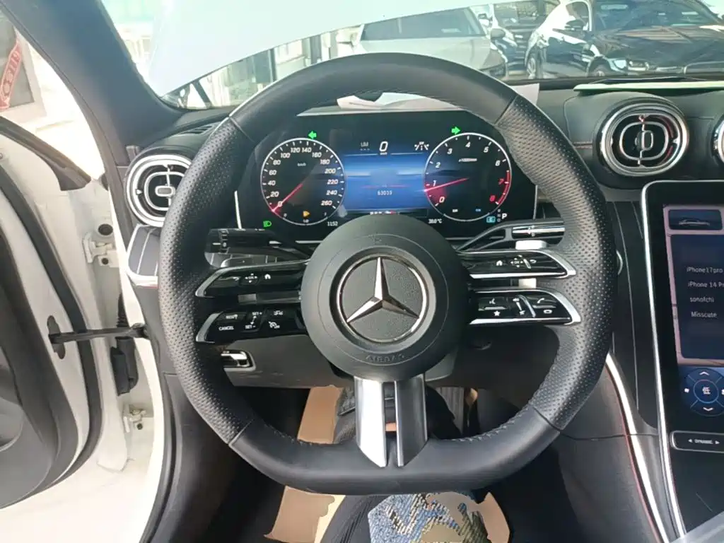 Mercedes-Benz C-Class — миниатюра 11